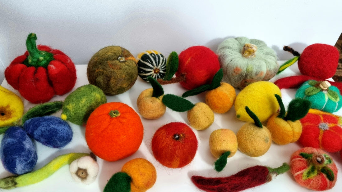 Fructe artizanale din lână impâslită