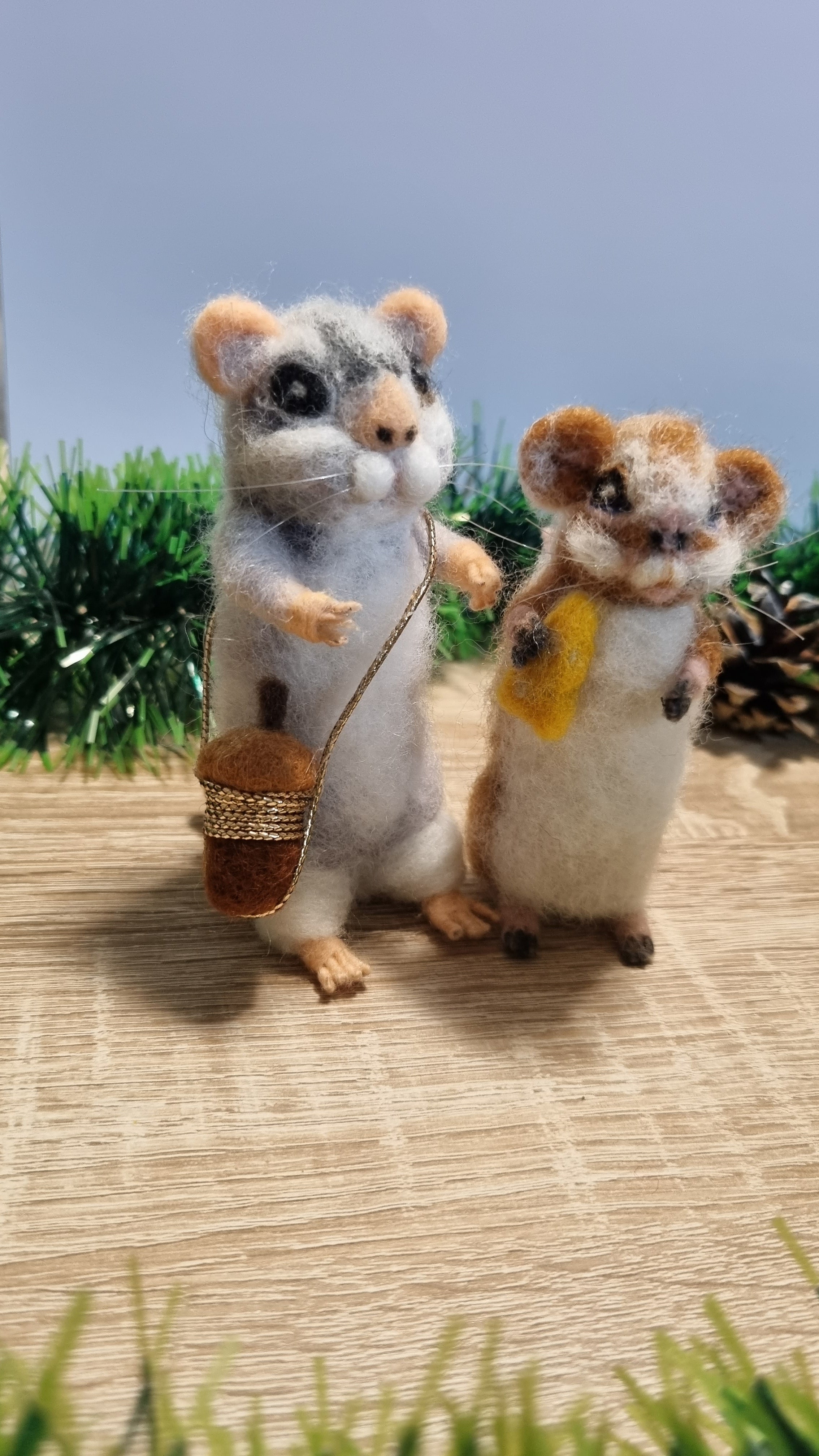 Șoricei norocoși lânosi lucky woolly mice