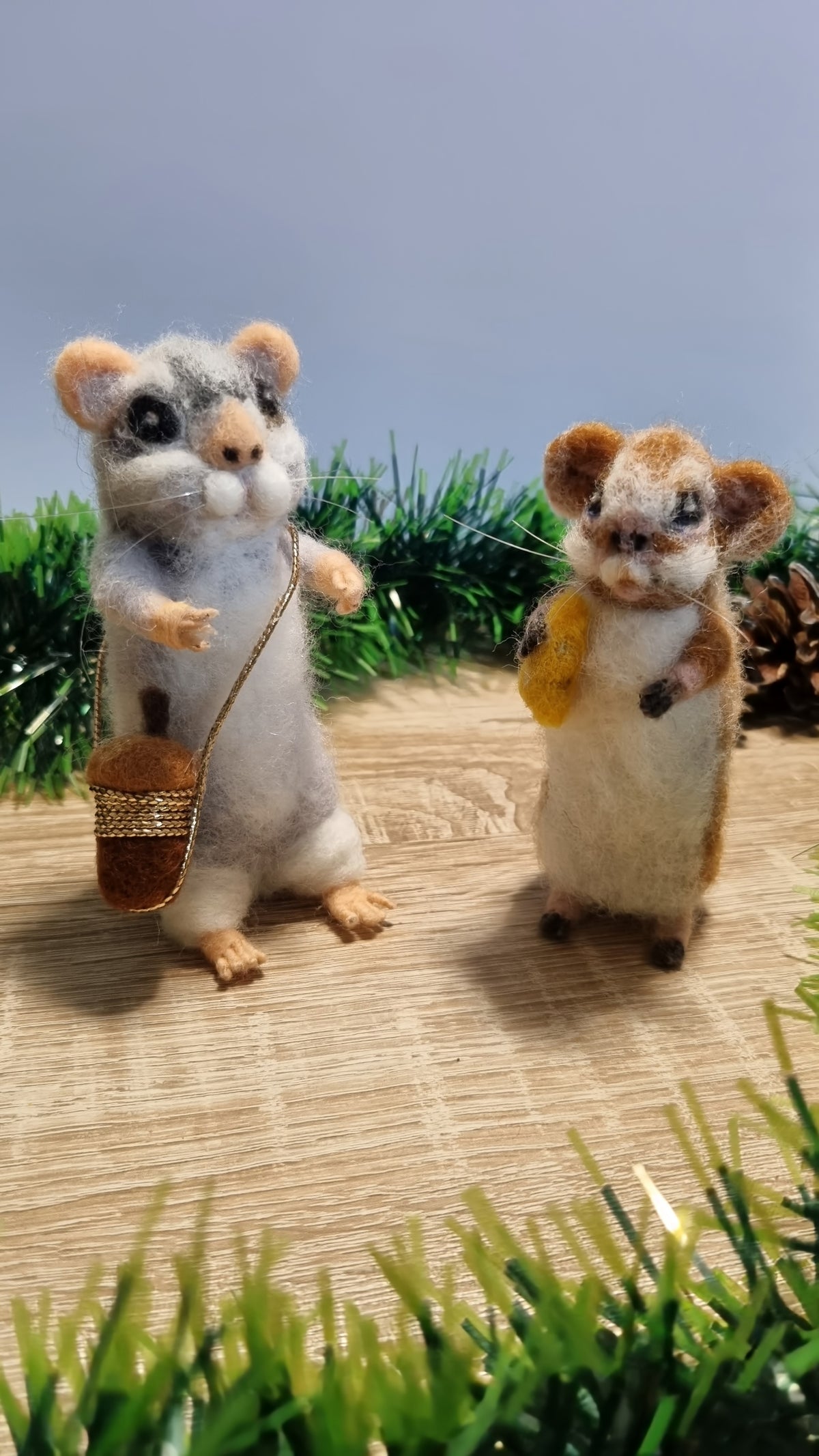 Șoricei norocoși lânosi lucky woolly mice