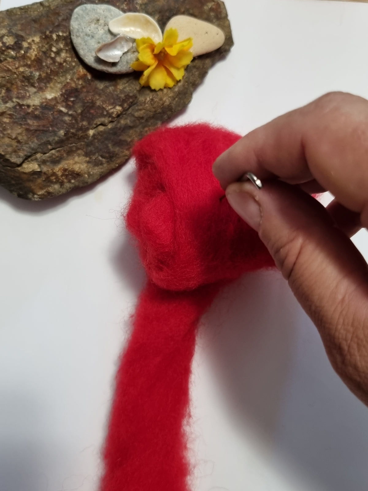 Kit cu materiale necesare(lână pentru împâslit): Creează Mărul Perfect